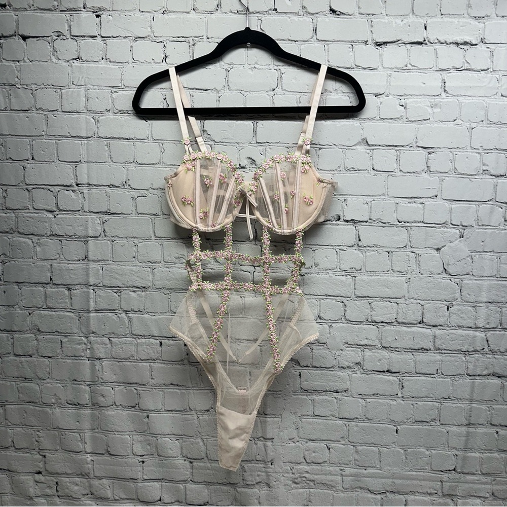 Victoria's Secret Cream Floral Embellished teddy strappy size L NWT